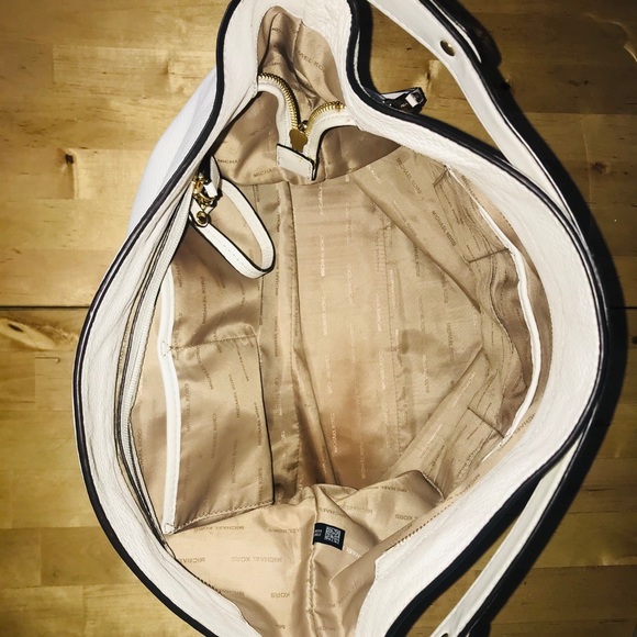 Michael Kors Purse - Picture 3 of 3